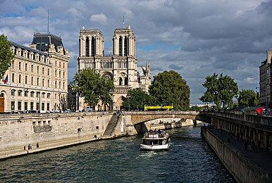 《莱莎的炼金工房3》今日正式发售 首弹DLC同步上线